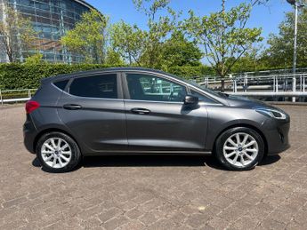Ford Fiesta TITANIUM 5-Door