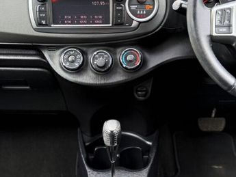 Toyota Yaris 1.33 Dual VVT-i TR Hatchback 5dr Petrol Multidrive S Euro 5 (101