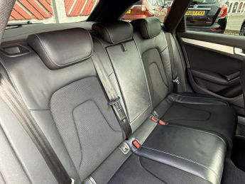 Audi A4 Avant 2.0 TDI S line Estate 5dr Diesel Multitronic Euro 6 (s/s) (Nav) 