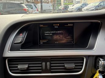 Audi A4 Avant 2.0 TDI S line Estate 5dr Diesel Multitronic Euro 6 (s/s) (Nav) 