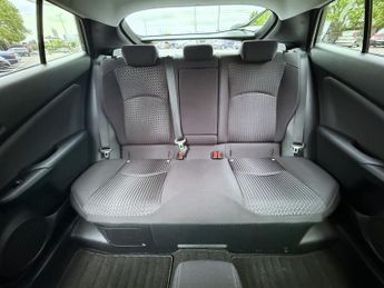 Toyota Prius 1.5 Saloon 4dr Petrol Hybrid CVT (120 g/km, 70 bhp)