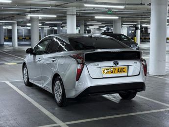 Toyota Prius 1.5 Saloon 4dr Petrol Hybrid CVT (120 g/km, 70 bhp)