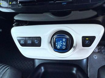 Toyota Prius 1.5 Saloon 4dr Petrol Hybrid CVT (120 g/km, 70 bhp)