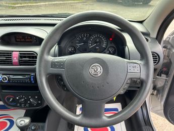 Vauxhall Corsa 1.4i 16V Comfort 3dr Auto