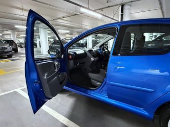 Toyota Aygo 1.0 VVT-i Blue Hatchback 5dr Petrol MultiMode Euro 4 (67 bhp)