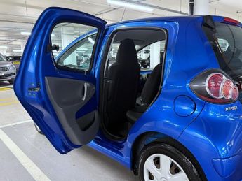 Toyota Aygo 1.0 VVT-i Blue Hatchback 5dr Petrol MultiMode Euro 4 (67 bhp)