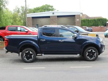 Nissan Navara 2.3 dCi Tekna Pickup Double Cab 4dr Diesel Auto 4WD Euro 6 (190 