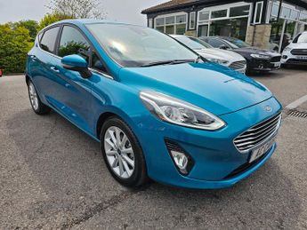 Ford Fiesta TITANIUM 5-Door