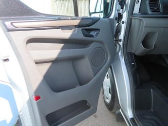 Ford Tourneo Custom 320 2.0 ECOBLUE 130 9 SEAT AUTO NEW WET BELT AIR CON CRUISE F+R 