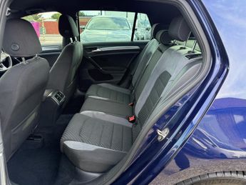 Volkswagen Golf 2.0 TDI R-Line Hatchback 5dr Diesel DSG Euro 6 (s/s) (150 ps)