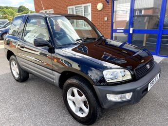 Toyota RAV4 2.0 GX 3 DOOR AUTOMATIC
