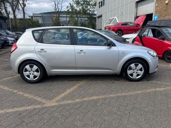 Kia Ceed 1.6 1 Hatchback 5dr Petrol Auto Euro 4 (124 bhp)