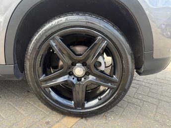 Mercedes-Benz GLA 2.1 GLA220d AMG Line (Premium) SUV 5dr Diesel 7G-DCT 4MATIC Euro