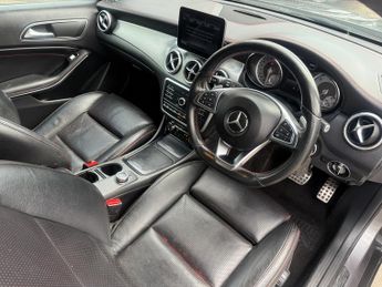 Mercedes-Benz GLA 2.1 GLA220d AMG Line (Premium) SUV 5dr Diesel 7G-DCT 4MATIC Euro