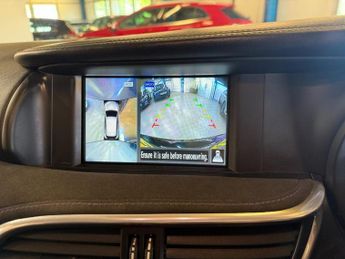 Infiniti Q30 2.0T Sport InTouch Hatchback 5dr Petrol DCT AWD Euro 6 (s/s) (21