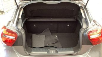 Mercedes-Benz A Class 2.1 A200d Sport (Premium) Hatchback 5dr Diesel 7G-DCT Euro 6 (s/