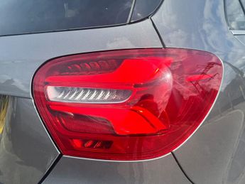 Mercedes-Benz A Class 2.1 A200d Sport (Premium) Hatchback 5dr Diesel 7G-DCT Euro 6 (s/
