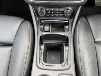 Mercedes-Benz A Class 2.1 A200d Sport (Premium) Hatchback 5dr Diesel 7G-DCT Euro 6 (s/