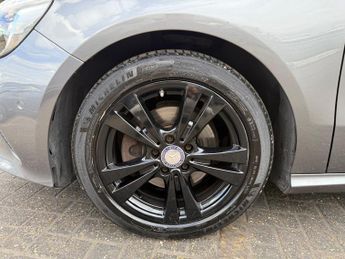Mercedes-Benz A Class 2.1 A200d Sport (Premium) Hatchback 5dr Diesel 7G-DCT Euro 6 (s/
