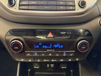 Hyundai Tucson 2.0 CRDi Premium SE SUV 5dr Diesel Manual 4WD Euro 6 (185 ps)