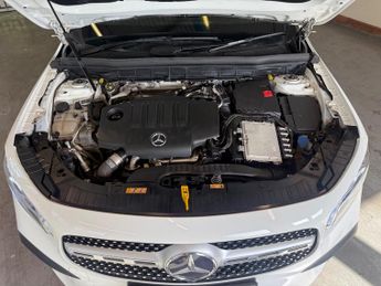 Mercedes-Benz GLB 2.0 GLB220d AMG Line (Premium) SUV 5dr Diesel 8G-DCT 4MATIC Euro