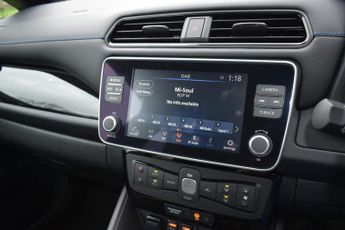 Nissan LEAF 39kWh N-Connecta Auto 5dr