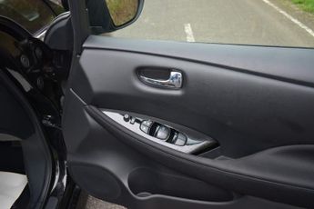 Nissan LEAF 39kWh N-Connecta Auto 5dr