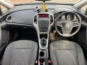 Vauxhall Astra 1.6 16v Exclusiv Hatchback 5dr Petrol Manual Euro 5 (115 ps)