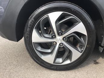 Hyundai Tucson 2.0 CRDi Premium SE SUV 5dr Diesel Manual 4WD Euro 6 (136 ps)