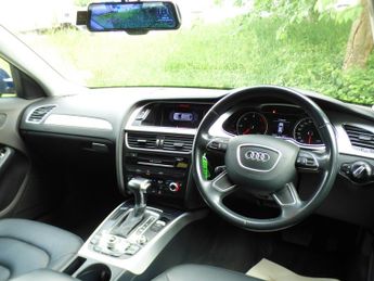 Audi A4 AVANT TDI SE TECHNIK 5-Door