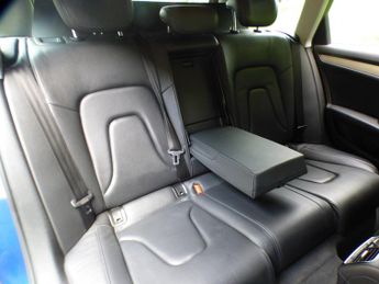 Audi A4 AVANT TDI SE TECHNIK 5-Door