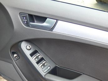 Audi A4 AVANT TDI SE TECHNIK 5-Door