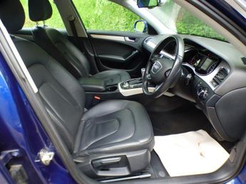 Audi A4 AVANT TDI SE TECHNIK 5-Door