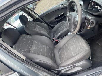 Vauxhall Corsa 1.2 16V Exclusiv Hatchback 5dr Petrol Easytronic Euro 5 (A/C) (8