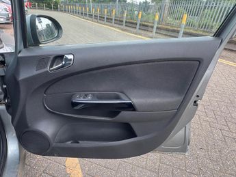 Vauxhall Corsa 1.2 16V Exclusiv Hatchback 5dr Petrol Easytronic Euro 5 (A/C) (8