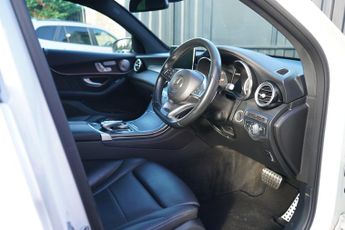 Mercedes-Benz GLC 3.0 GLC350d V6 AMG Line (Premium Plus) Coupe 5dr Diesel G-Tronic