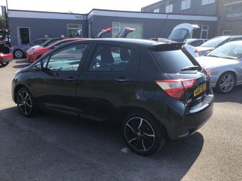 Toyota Yaris 1.5 VVT-i Design Hatchback 5dr Petrol Manual Euro 6 (111 ps)