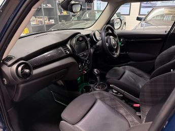 Mini Hatch 2.0 Cooper S Hatchback 5dr Petrol Auto Euro 6 (s/s) (192 ps)
