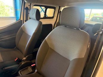 Nissan e-NV200 Acenta Combi Van Double Cab 5dr Electric Auto (5 Seat, FLEX) (10