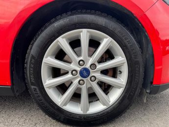 Ford Focus 1.6 125 Titanium 5dr Powershift