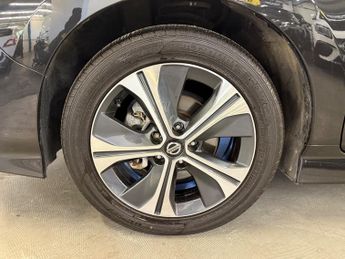 Nissan LEAF 40kWh Tekna Hatchback 5dr Electric Auto (150 ps)
