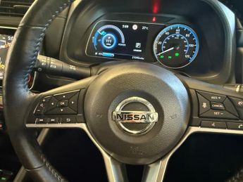 Nissan LEAF 40kWh Tekna Hatchback 5dr Electric Auto (150 ps)