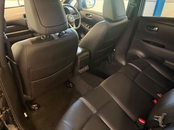 Nissan LEAF 40kWh Tekna Hatchback 5dr Electric Auto (150 ps)