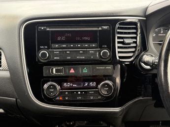 Mitsubishi Outlander 2.2 DI-D GX3 SUV 5dr Diesel Auto 4WD Euro 6 (147 ps)