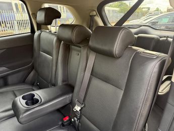 Mitsubishi Outlander 2.2 DI-D GX3 SUV 5dr Diesel Auto 4WD Euro 6 (147 ps)