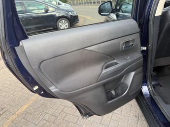 Mitsubishi Outlander 2.2 DI-D GX3 SUV 5dr Diesel Auto 4WD Euro 6 (147 ps)