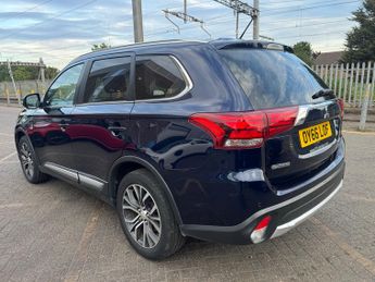 Mitsubishi Outlander 2.2 DI-D GX3 SUV 5dr Diesel Auto 4WD Euro 6 (147 ps)