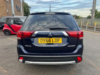 Mitsubishi Outlander 2.2 DI-D GX3 SUV 5dr Diesel Auto 4WD Euro 6 (147 ps)