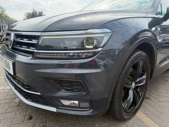 Volkswagen Tiguan 2.0 BiTDI BlueMotion Tech SEL SUV 5dr Diesel DSG 4Motion Euro 6 