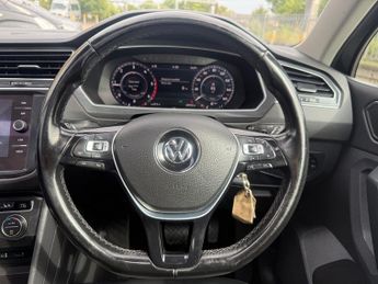 Volkswagen Tiguan 2.0 BiTDI BlueMotion Tech SEL SUV 5dr Diesel DSG 4Motion Euro 6 